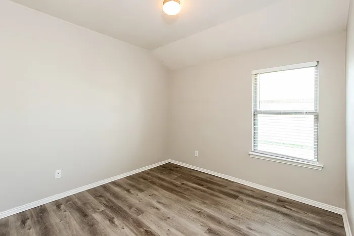 932 Haley Dr — Photo 14