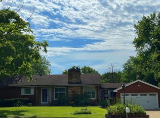 420 Waverly Dr, Elgin, IL 60120