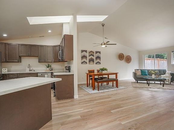 4th image of 12804 164th St E #B