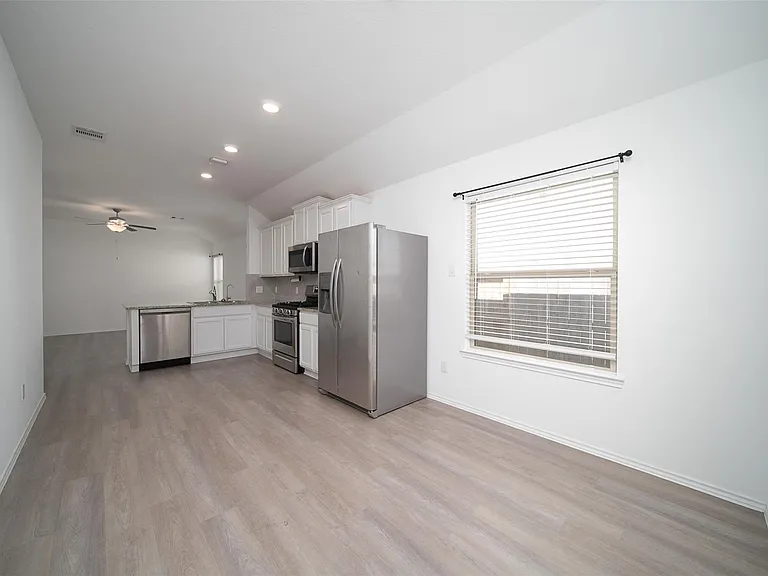 18450 White Stallion Ln — Photo 8