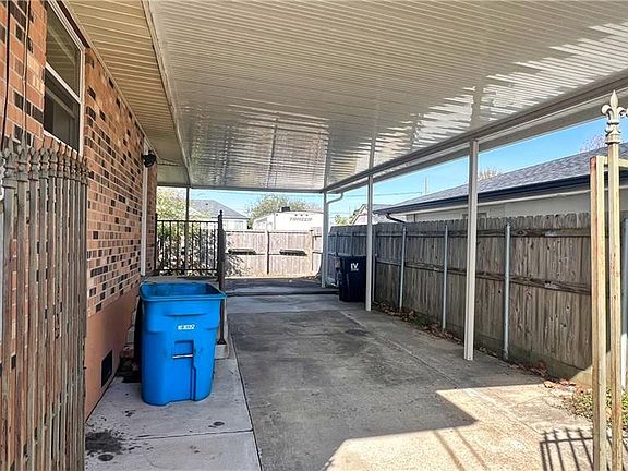 3rd image of 3620 Lena Dr