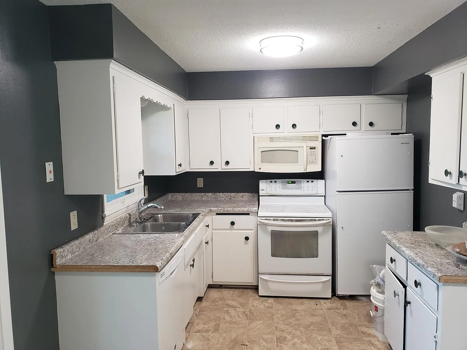 5 bed, 1925 sqft, $2,500 — Photo 2