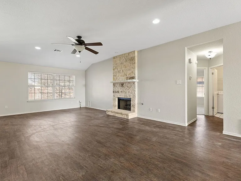 3812 Eagles Nest St — Photo 6