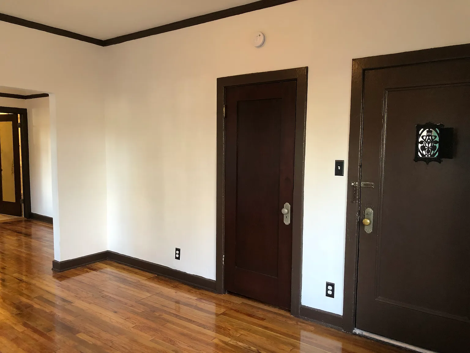 2 bed, 700 sqft, $2,200 — Photo 4