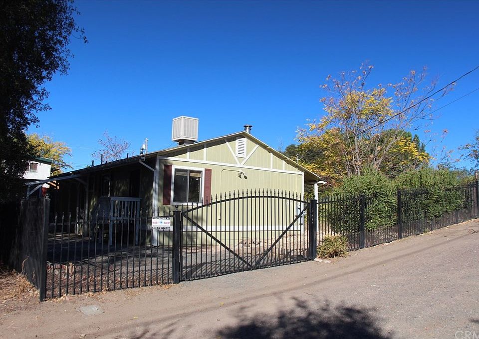 1st image of 3251 Park St