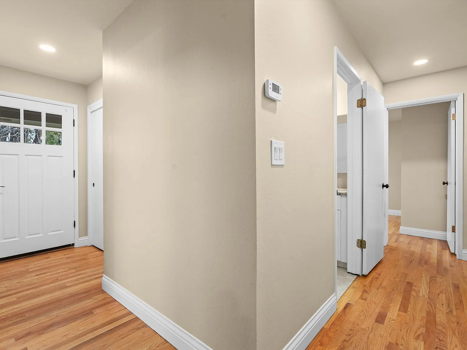 3 bed, 1232 sqft, $2,600 — Photo 3
