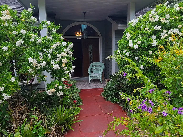 1155 Leeward Ln — Photo 3