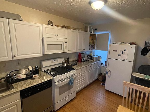 2nd image of 82 Garfield Ave #2