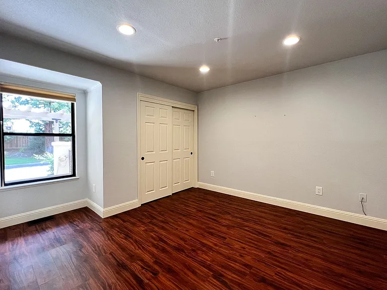 39 Fountain Grove Cir — Photo 18