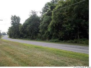 25 Horan Rd, Medina, NY 14103