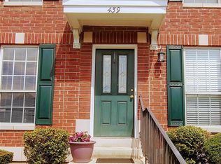 439 Parkview Place Dr, Ballwin, MO 63021