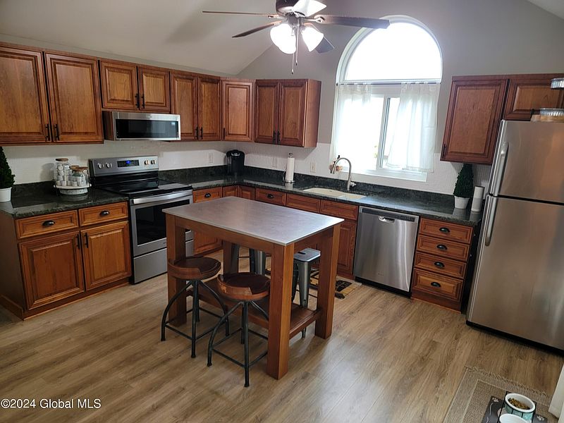 3rd image of 24 Meadow Rue Place