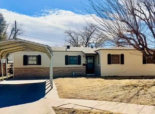 1812 Plains Park Dr, Roswell, NM 88203