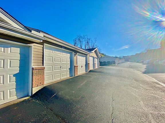 2nd image of 5485 Michelles Oak Ct Unit J