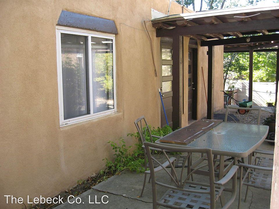 1st image of 607 1/2 Vassar Dr NE