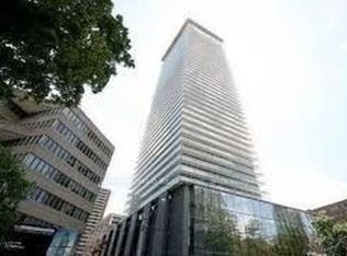 33 Charles St E #2502, Toronto, ON M4Y 0A2