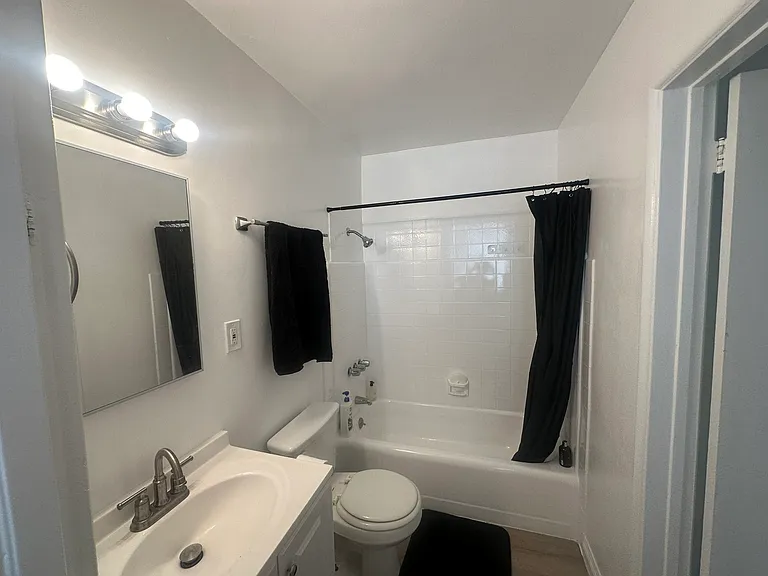 8616 Holloway Dr #106 — Photo 9