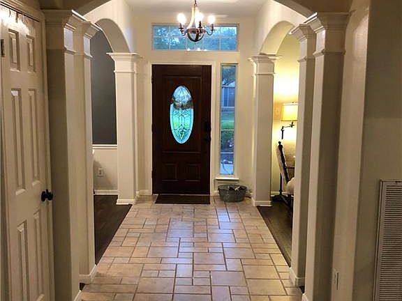 3rd image of 16500 Lounsbury Pl