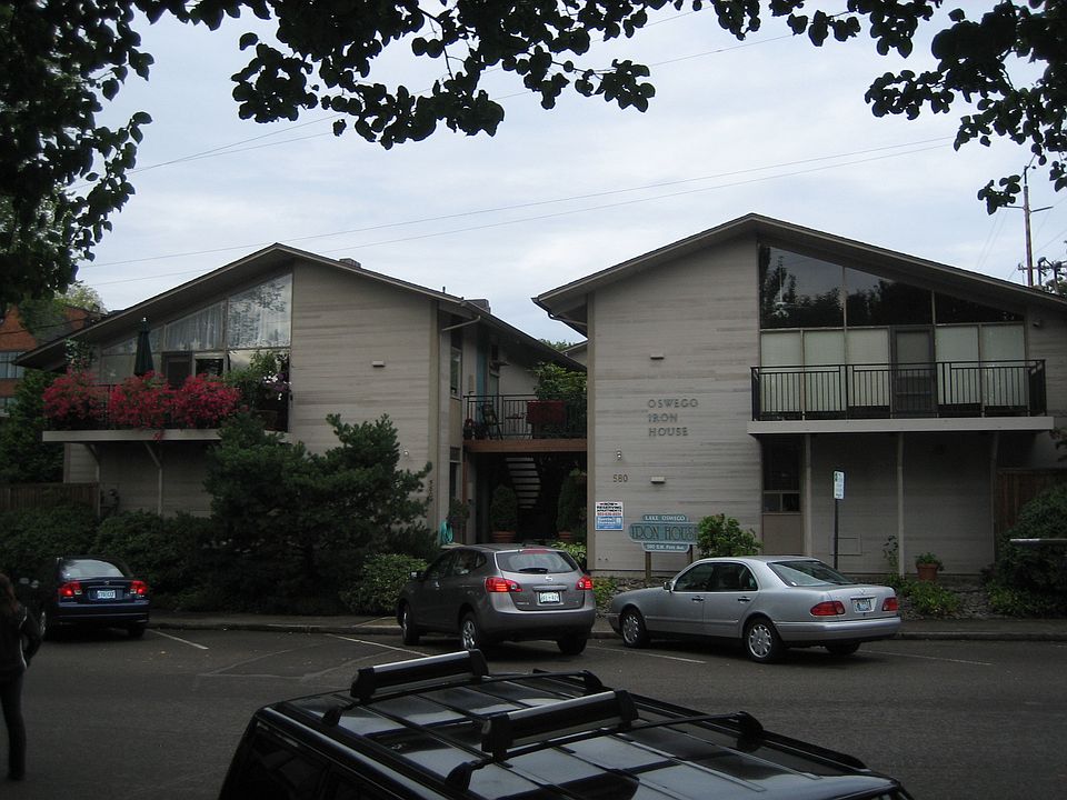 Front of Iron House Apartments