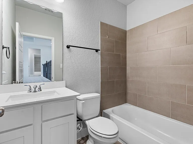 6501 Crockett Cv — Photo 18