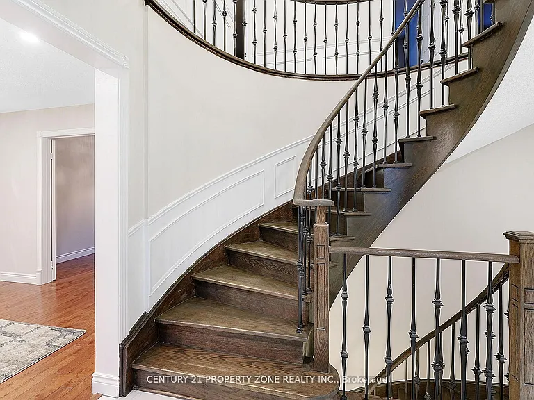 4 Garbutt Cres — Photo 4