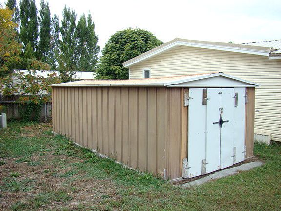 2nd image of 2053 Evans Ave