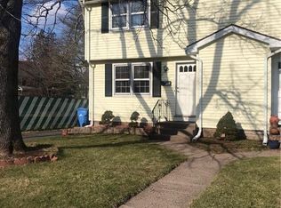 37 Walnut St, Manchester, CT 06040