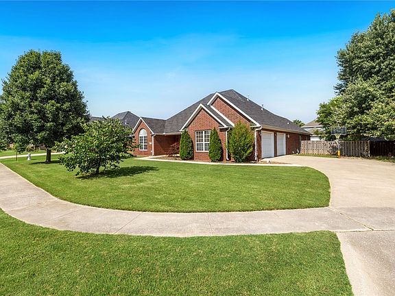 3rd image of 534 N Mulligan Dr