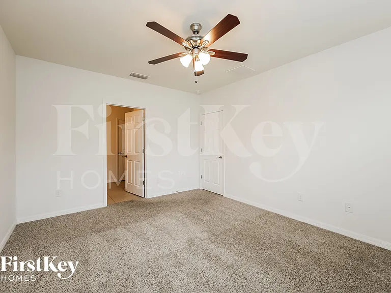 519 SW 29th Ter — Photo 9