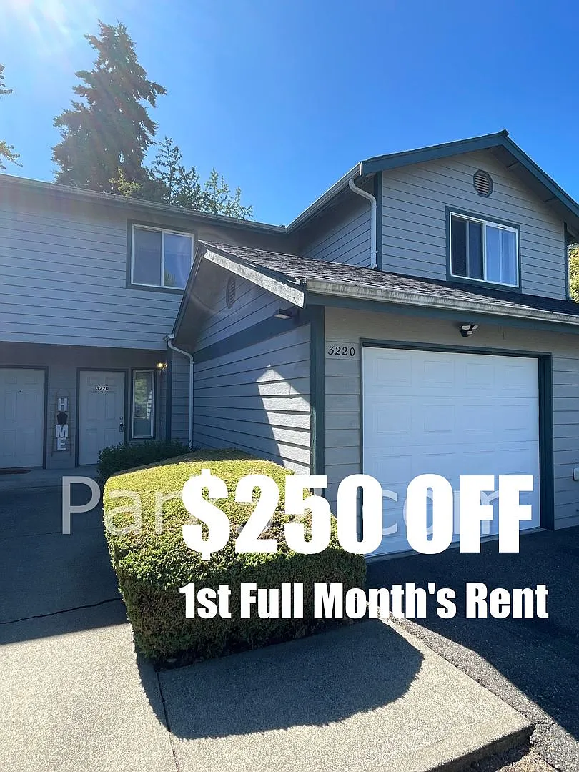 $250 Off the First Full Month! 2 Bedroom University Place Townhome — Photo 2