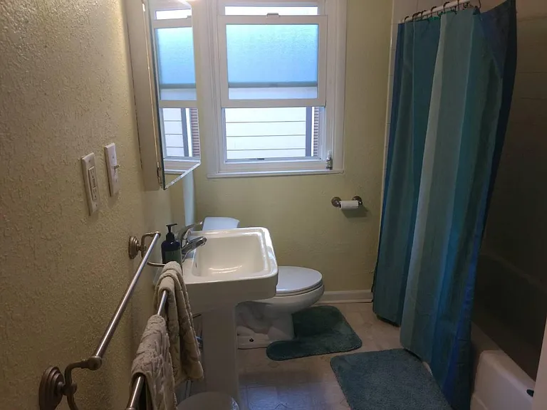 2609 E Union St #A — Photo 10