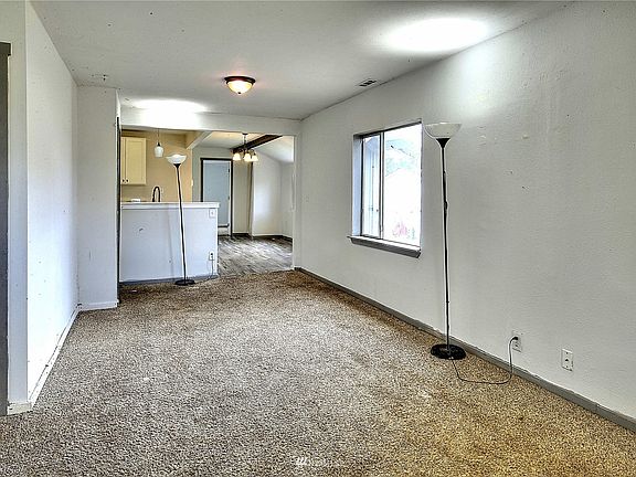 2nd image of 6410 S Puget Sound Ave