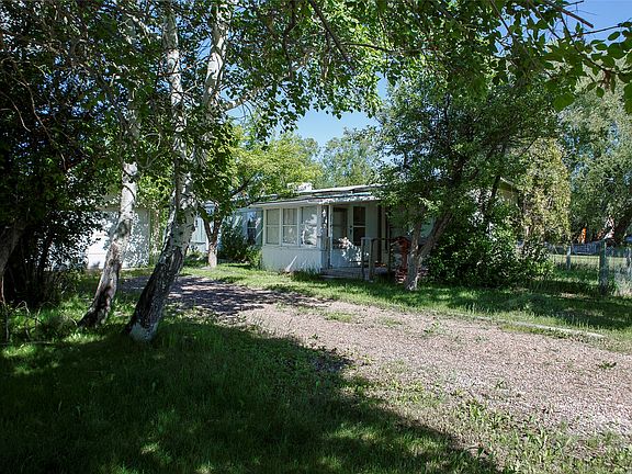 3rd image of 610 3rd Ave SW