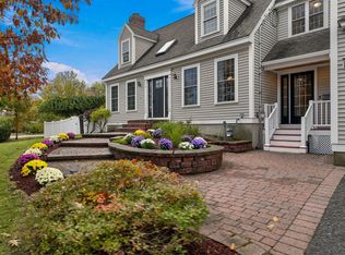 14 S Hampton Rd, Amesbury, MA 01913