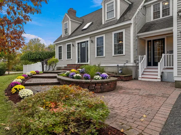 14 S Hampton Rd, Amesbury, MA 01913