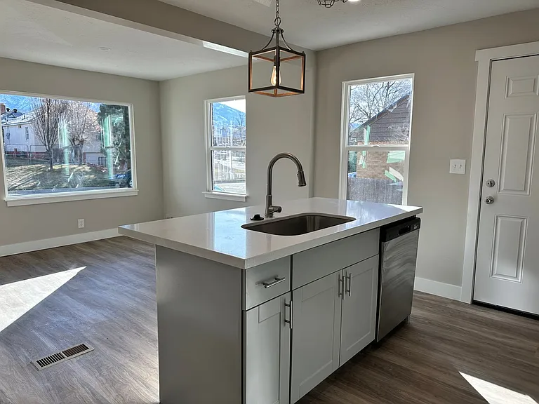 2925 Madison Ave — Photo 17