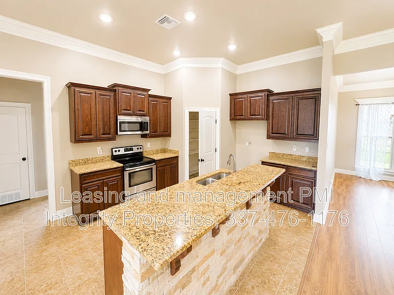 213 Woodhaven Rd — Photo 5