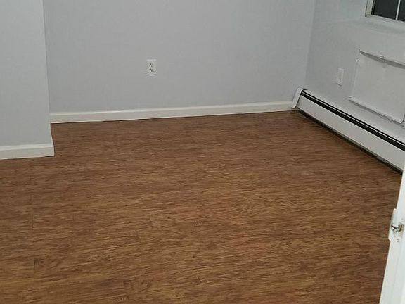 4th image of 1747 Sterling Pl #2
