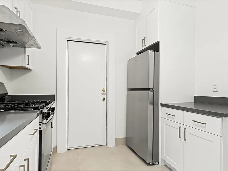 1828-1830 Anza St #3 — Photo 18
