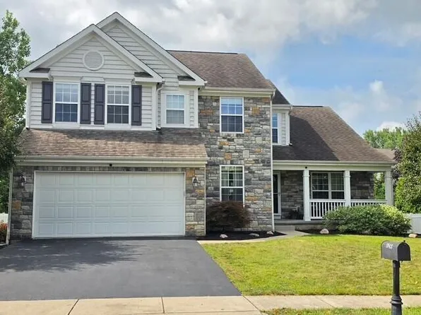 1943 Caplinger Dr, Grove City, OH 43123