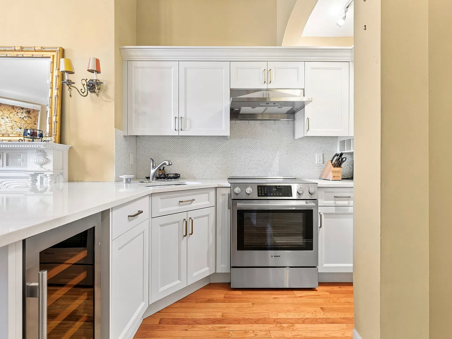 1 bed, 577 sqft, $4,350 — Photo 4