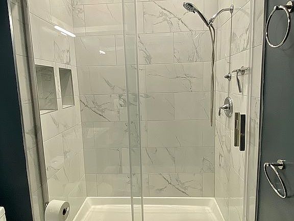 3rd image of 1325 W 116th St