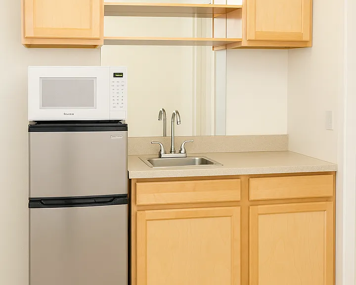 Strada - Convenient UW living. — Photo 12