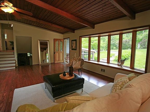 5th image of 3640 Eaglerock Dr