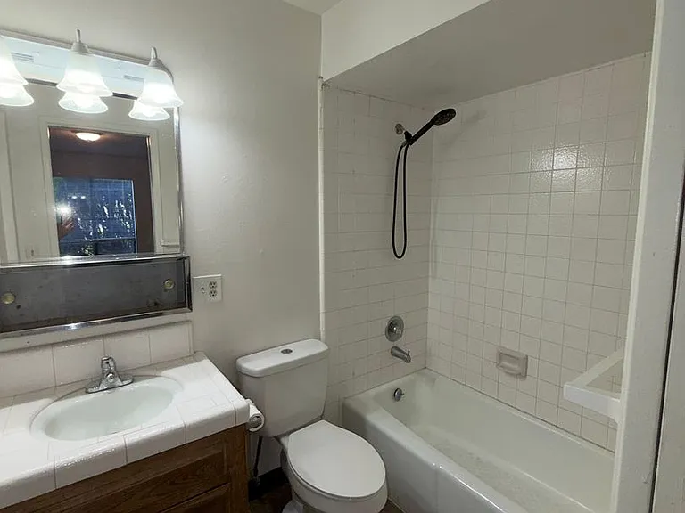 4501 Isla Verde St #A-D — Photo 7