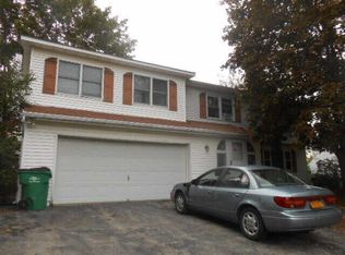 3 Gold Rd, Poughkeepsie, NY 12603