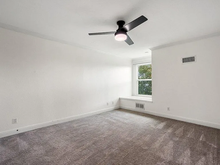 2500 Steck Ave #32 — Photo 15