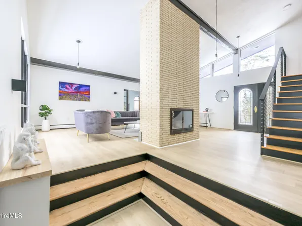 901 East St, Lenox, MA 01240