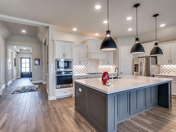 3rd image of 8800 Roseway Trl