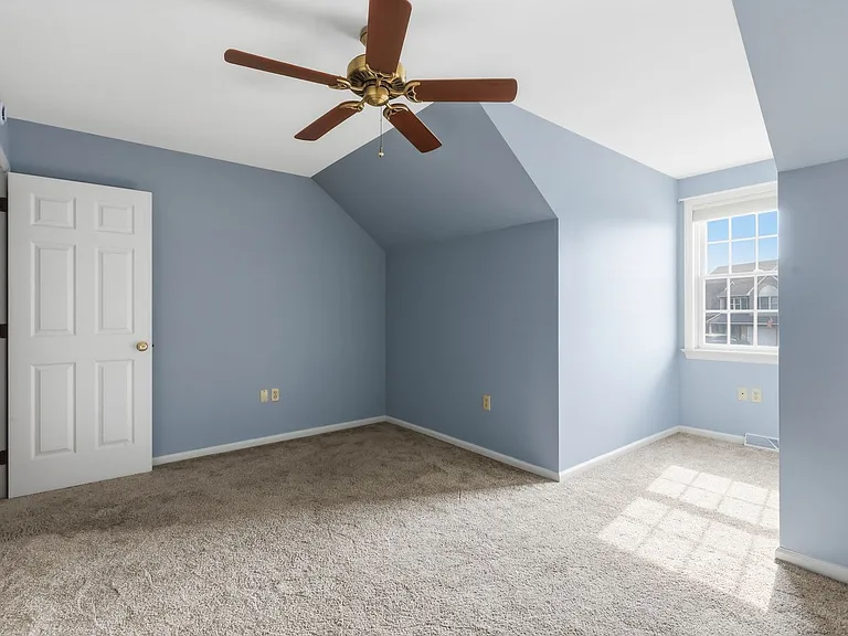 472 Hillside Dr — Photo 21